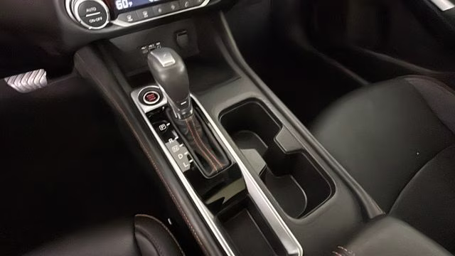 2020 Aspen White/Super Black Nissan Sentra SR FWD Sedan
