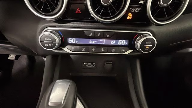 2020 Aspen White/Super Black Nissan Sentra SR FWD Sedan