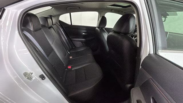 2020 Aspen White/Super Black Nissan Sentra SR FWD Sedan