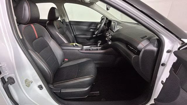2020 Aspen White/Super Black Nissan Sentra SR FWD Sedan