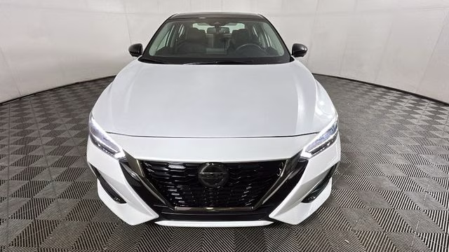 2020 Aspen White/Super Black Nissan Sentra SR FWD Sedan