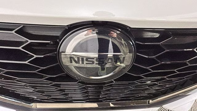 2020 Aspen White/Super Black Nissan Sentra SR FWD Sedan