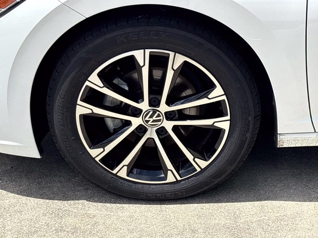 2023 Pure White Volkswagen Jetta 1.5T Sport FWD Sedan