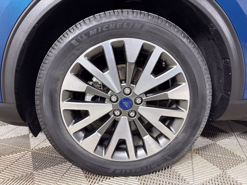 2020 Green Metallic Ford Escape Hybrid Titanium AWD SUV