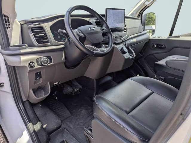 2022 Oxford White Ford E-Transit-350 Base RWD Van