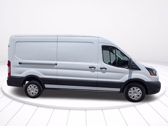 2022 Oxford White Ford E-Transit-350 Base RWD Van