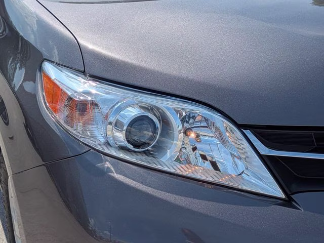 2019 Predawn Gray Mica Toyota Sienna LE FWD Van