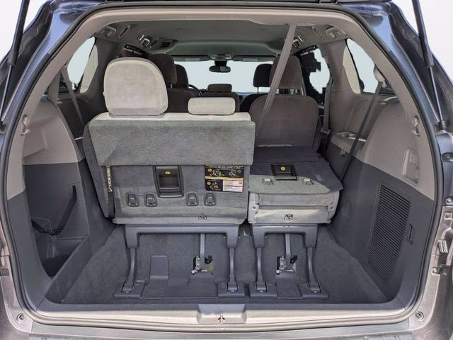 2019 Predawn Gray Mica Toyota Sienna LE FWD Van
