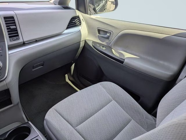 2019 Predawn Gray Mica Toyota Sienna LE FWD Van