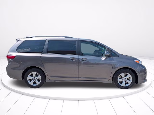 2019 Predawn Gray Mica Toyota Sienna LE FWD Van