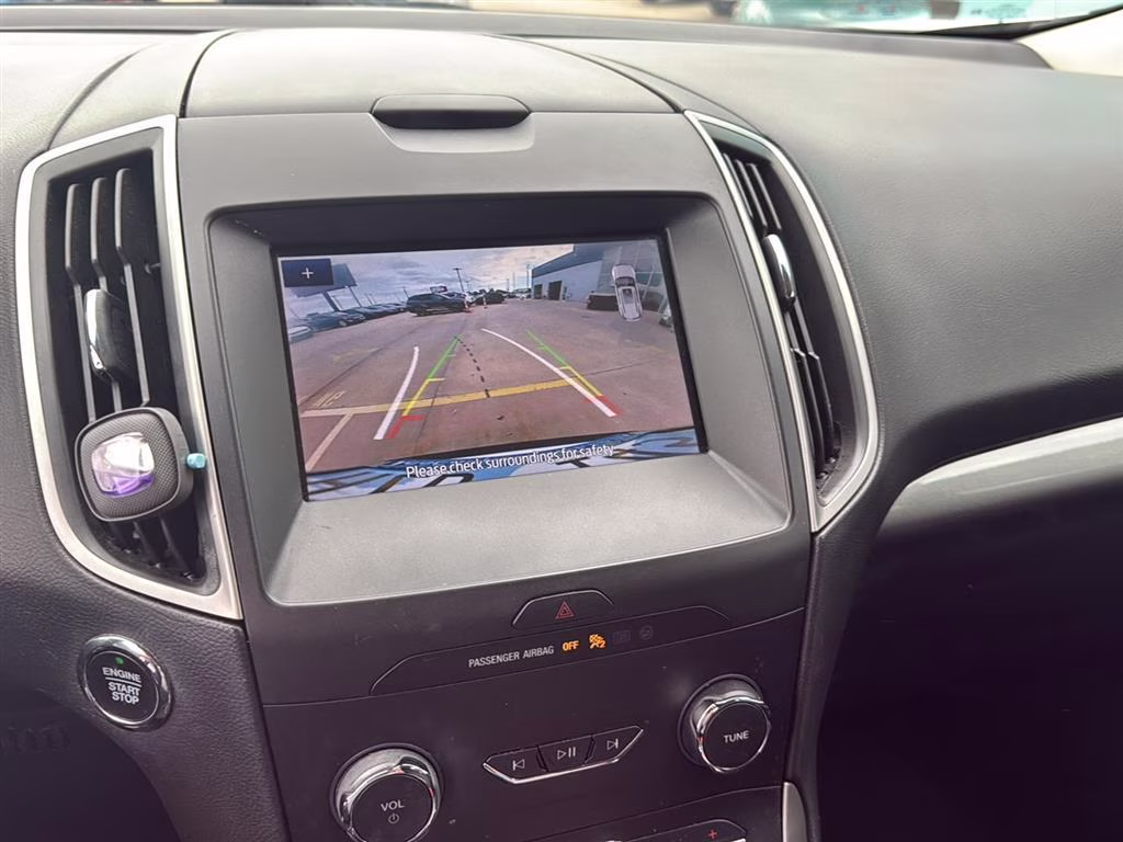 2019 SILVER Ford Edge FWD