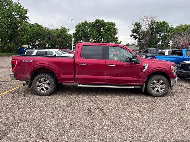 2022 Rapid Red Metallic Tinted Clearcoat Ford F-150 XLT 4X4 Truck