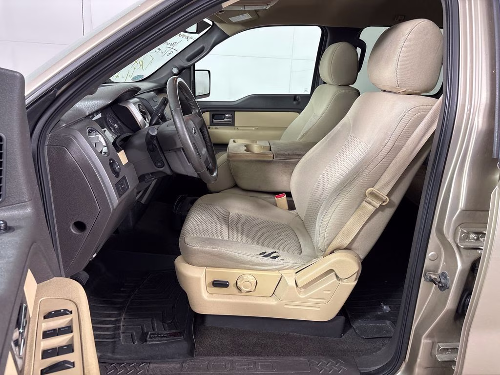 2013 Pale Adobe Metallic Ford F-150 XLT RWD Truck