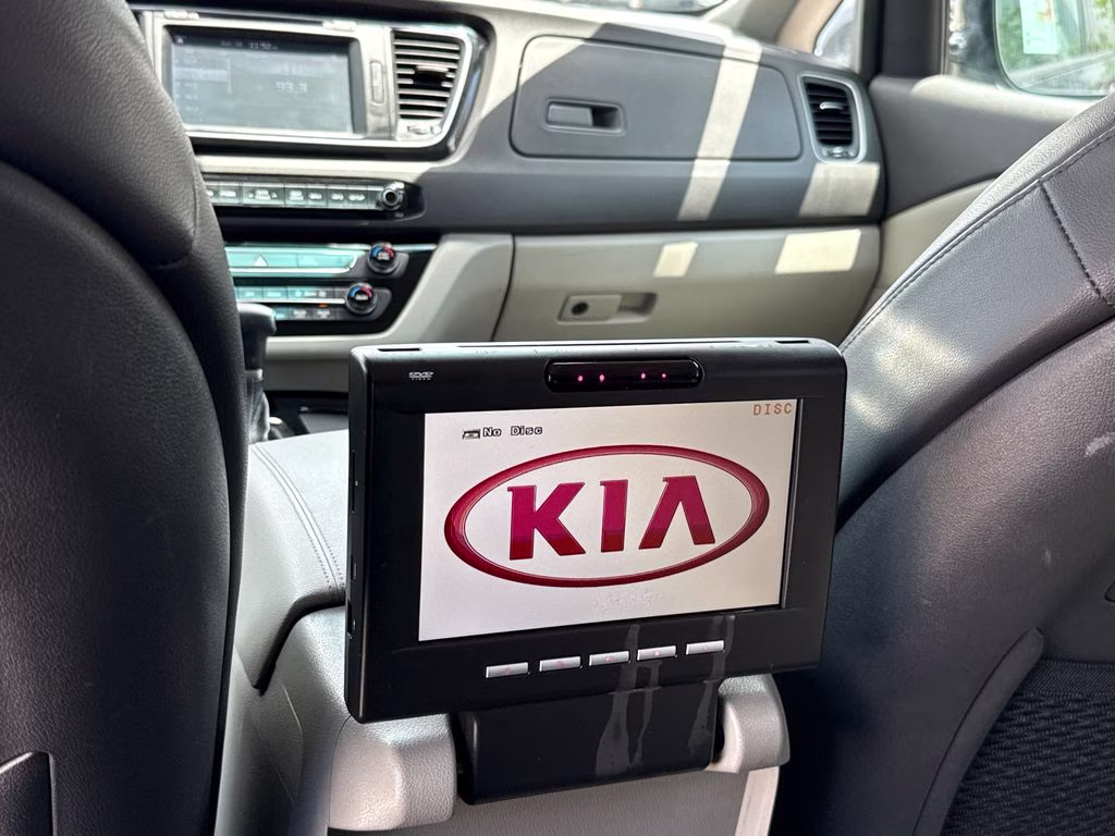 2017 Platinum Graphite Kia Sedona SX FWD Van