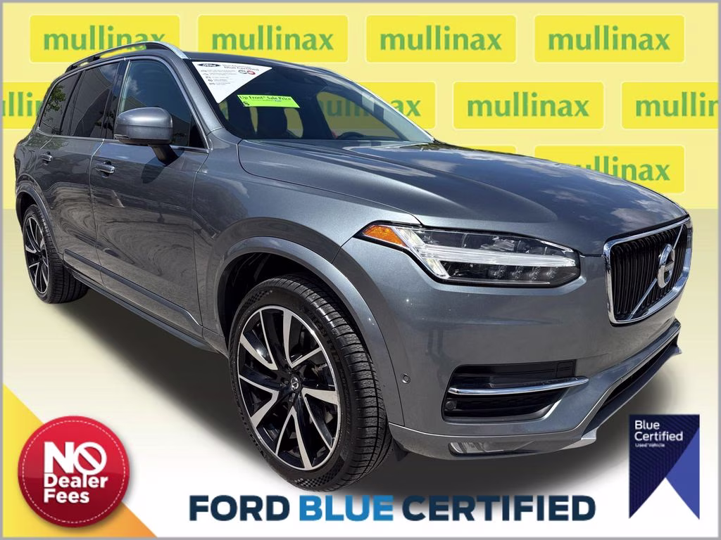 2018 Bright Silver Metallic Volvo XC90 T6 Momentum AWD SUV