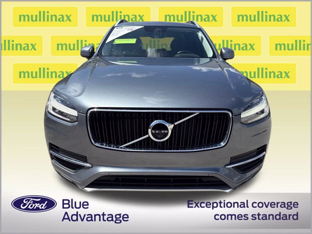 2018 Bright Silver Metallic Volvo XC90 T6 Momentum AWD SUV