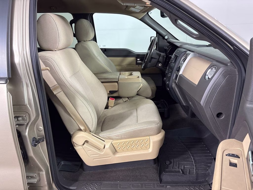 2013 Pale Adobe Metallic Ford F-150 XLT RWD Truck