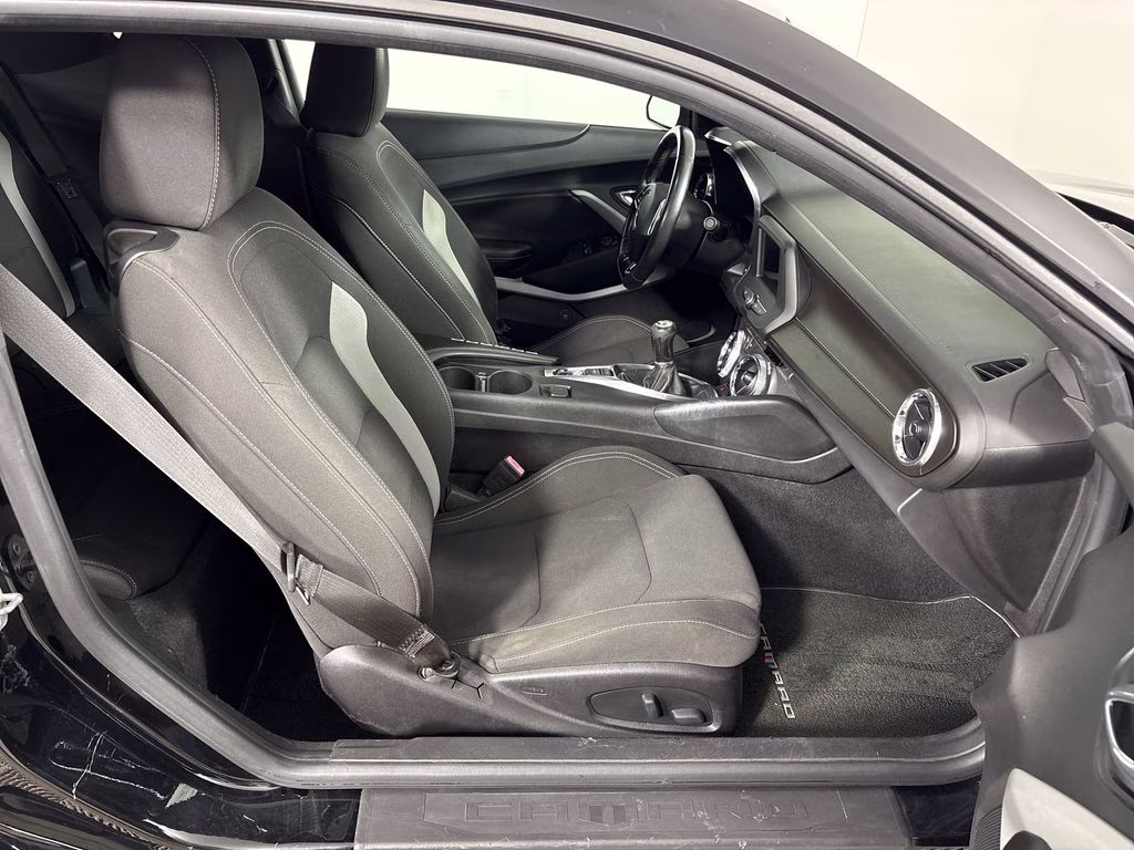 2019 Black Chevrolet Camaro 1LT RWD Coupe