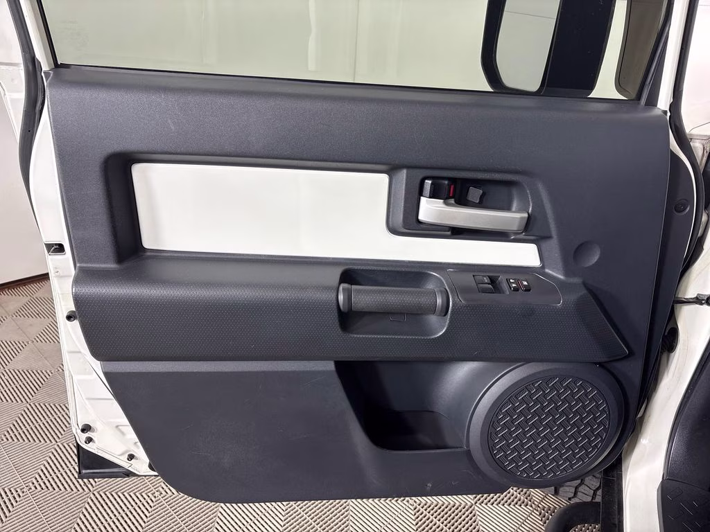 2014 Iceberg Toyota FJ Cruiser Base 4X4 SUV