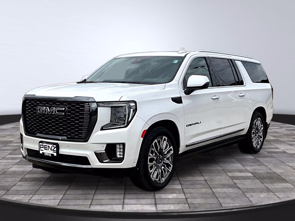 2023 White GMC Yukon XL Denali Ultimate 4X4 SUV