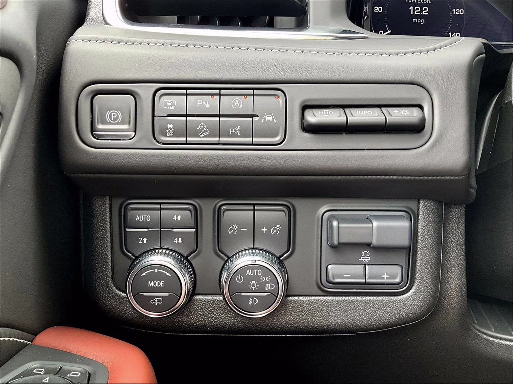 2023 White GMC Yukon XL Denali Ultimate 4X4 SUV