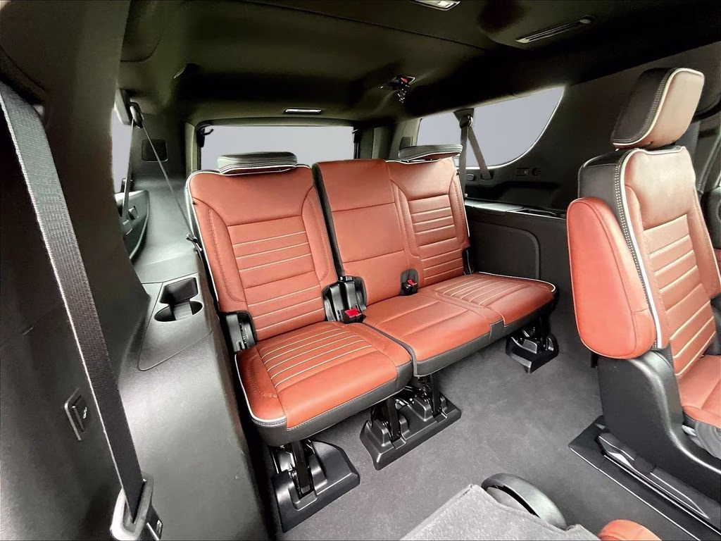 2023 White GMC Yukon XL Denali Ultimate 4X4 SUV