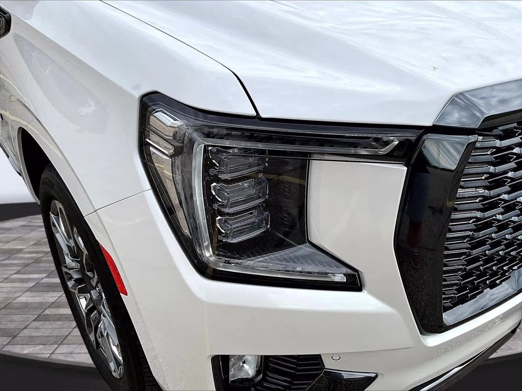 2023 White GMC Yukon XL Denali Ultimate 4X4 SUV