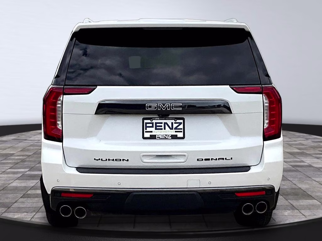 2023 White GMC Yukon XL Denali Ultimate 4X4 SUV