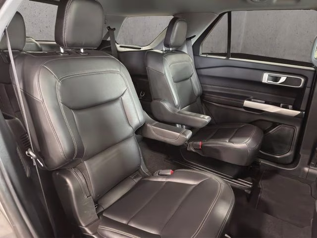 2023 Gray Metallic Ford Explorer XLT 4X4 SUV