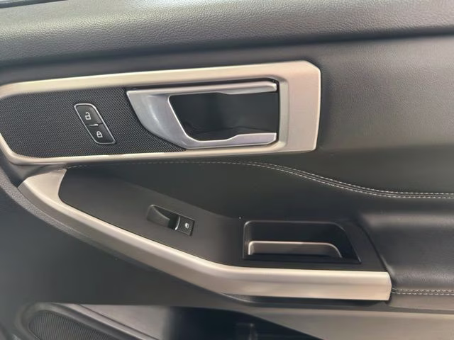 2023 Gray Metallic Ford Explorer XLT 4X4 SUV