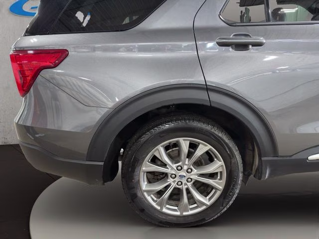 2023 Gray Metallic Ford Explorer XLT 4X4 SUV