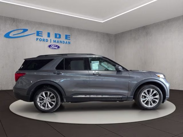 2023 Gray Metallic Ford Explorer XLT 4X4 SUV