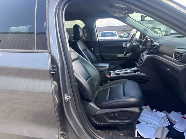 2023 Gray Metallic Ford Explorer XLT 4X4 SUV