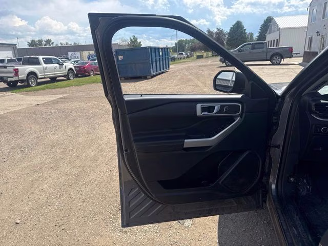 2023 Gray Metallic Ford Explorer XLT 4X4 SUV
