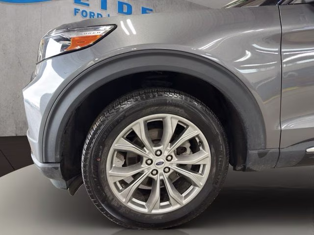 2023 Gray Metallic Ford Explorer XLT 4X4 SUV