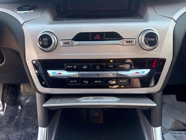 2023 Gray Metallic Ford Explorer XLT 4X4 SUV