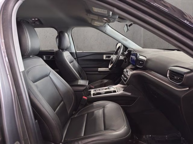 2023 Gray Metallic Ford Explorer XLT 4X4 SUV