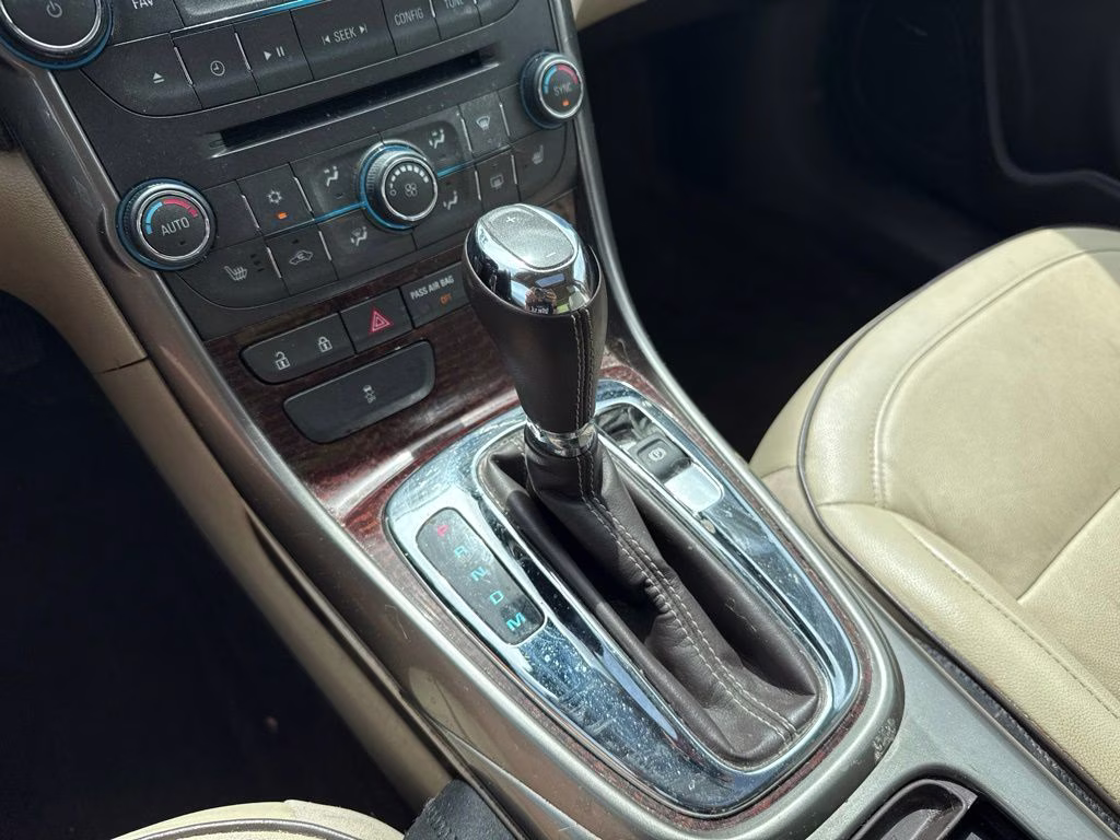 2013 Blue Metallic Chevrolet Malibu LTZ FWD Sedan