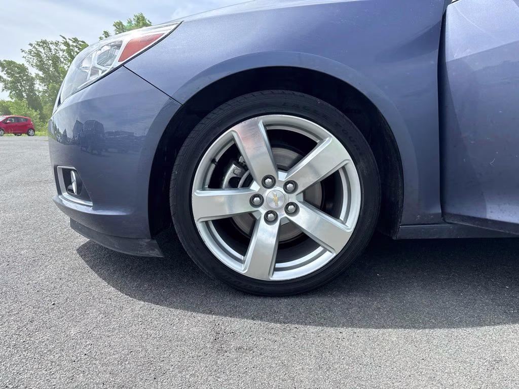 2013 Blue Metallic Chevrolet Malibu LTZ FWD Sedan