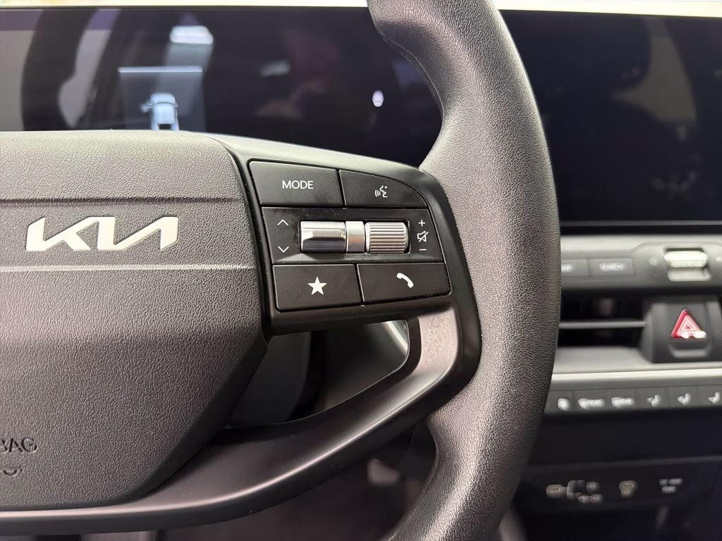 2025 Morning Haze Kia K4 LXS FWD Sedan