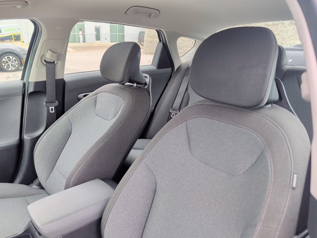 2025 Morning Haze Kia K4 LXS FWD Sedan
