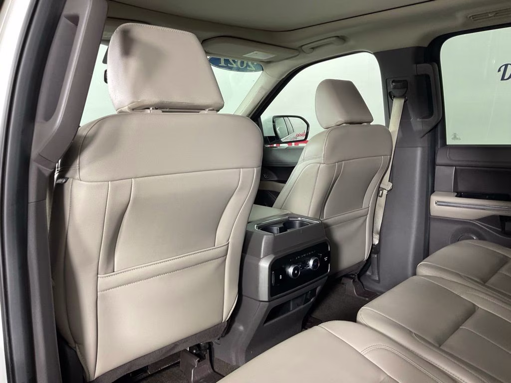 2021 White Metallic Ford Expedition XLT RWD SUV