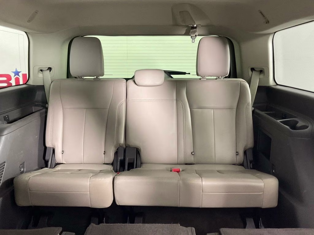 2021 White Metallic Ford Expedition XLT RWD SUV