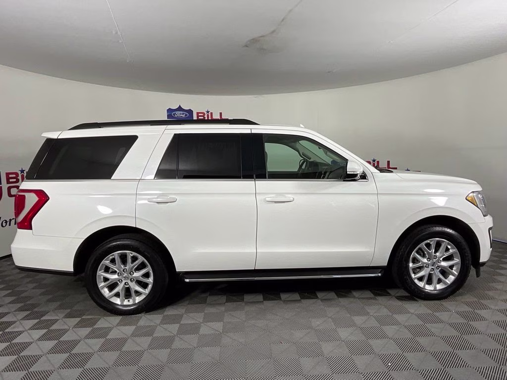 2021 White Metallic Ford Expedition XLT RWD SUV