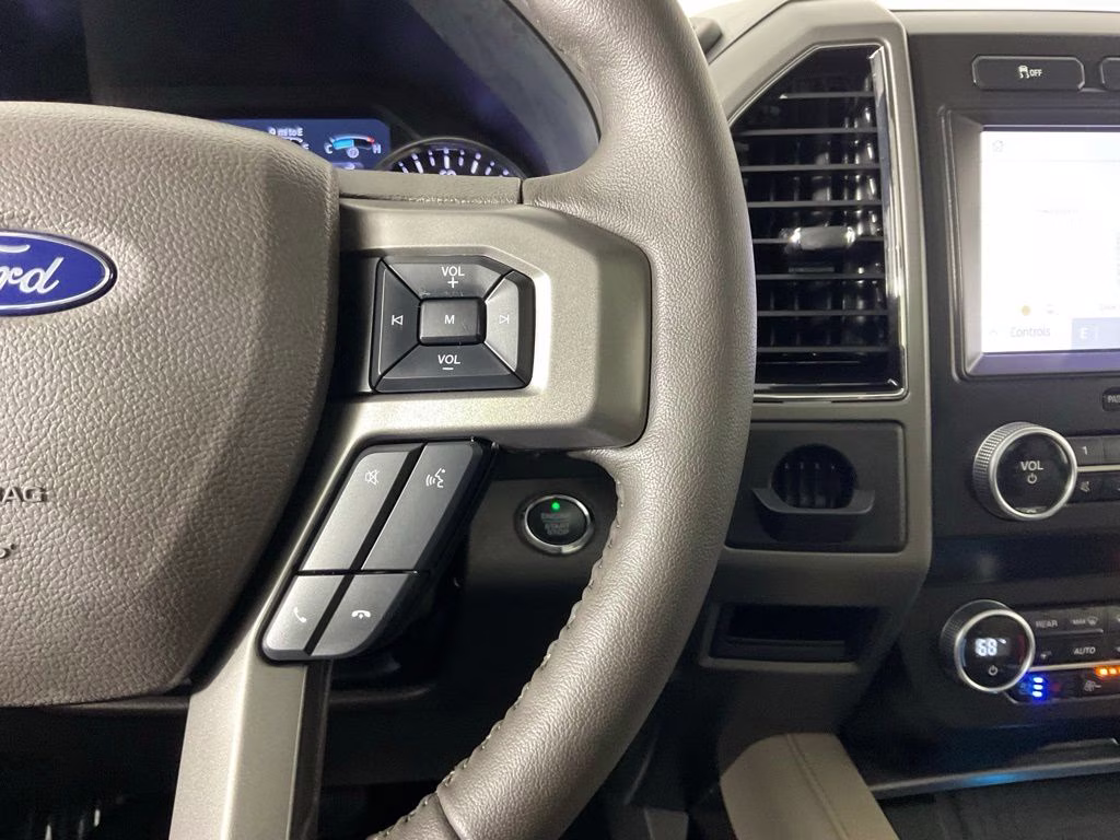 2021 White Metallic Ford Expedition XLT RWD SUV