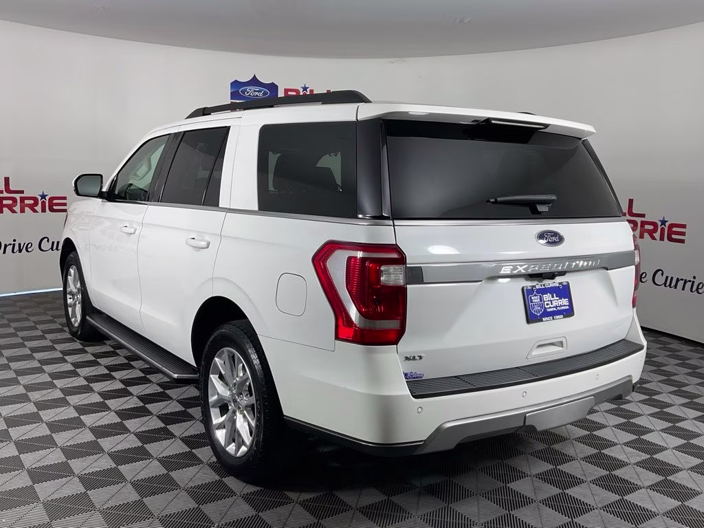 2021 White Metallic Ford Expedition XLT RWD SUV