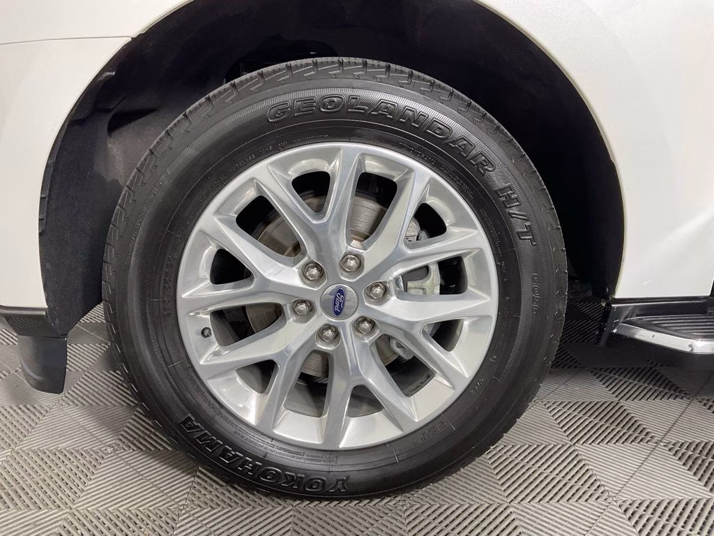 2021 White Metallic Ford Expedition XLT RWD SUV