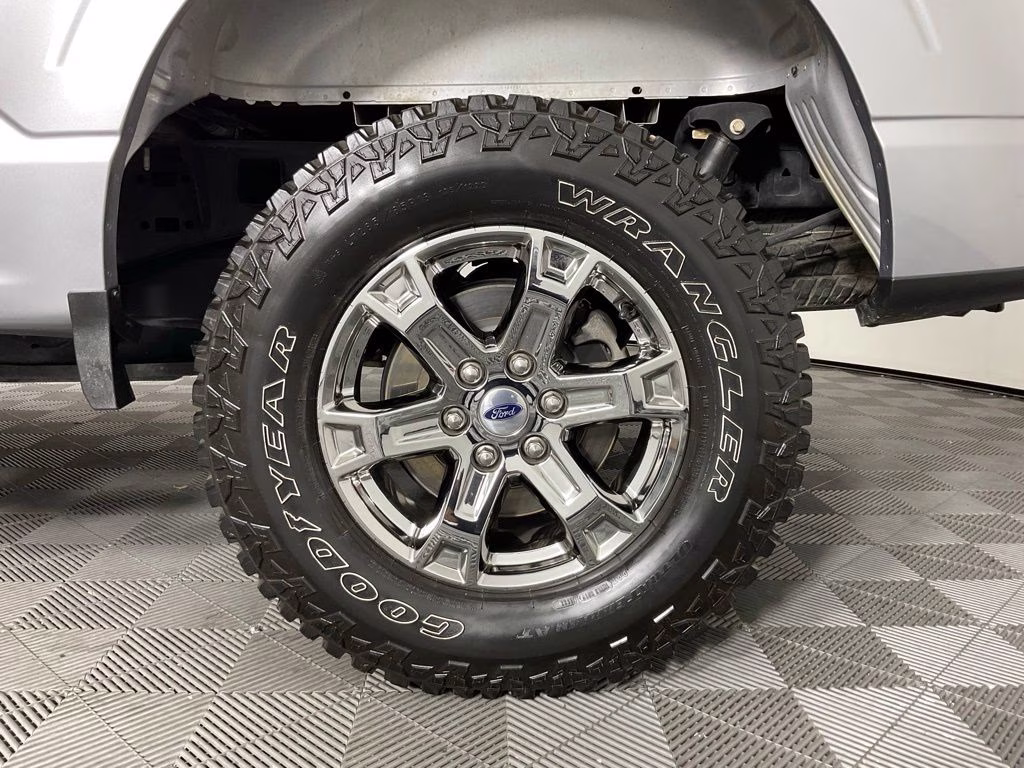 2021 Silver Metallic Ford F-150 XLT 4X4 Truck
