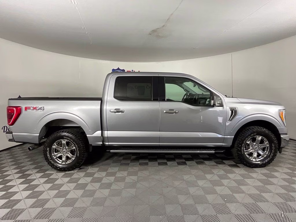 2021 Silver Metallic Ford F-150 XLT 4X4 Truck