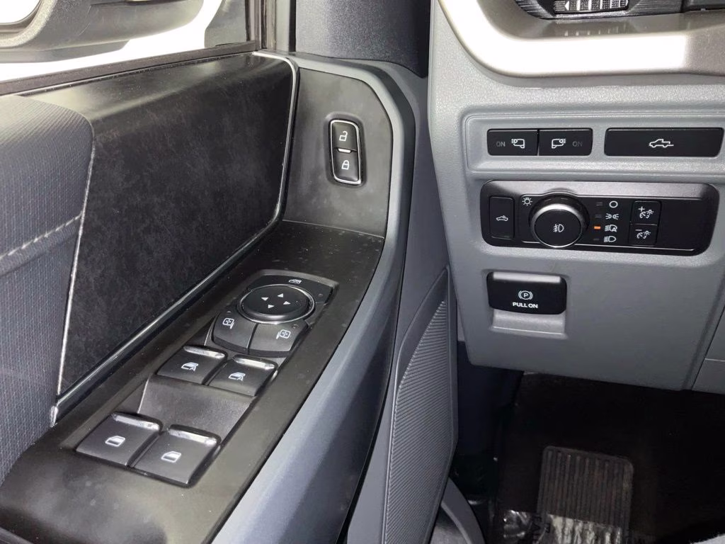 2021 Silver Metallic Ford F-150 XLT 4X4 Truck